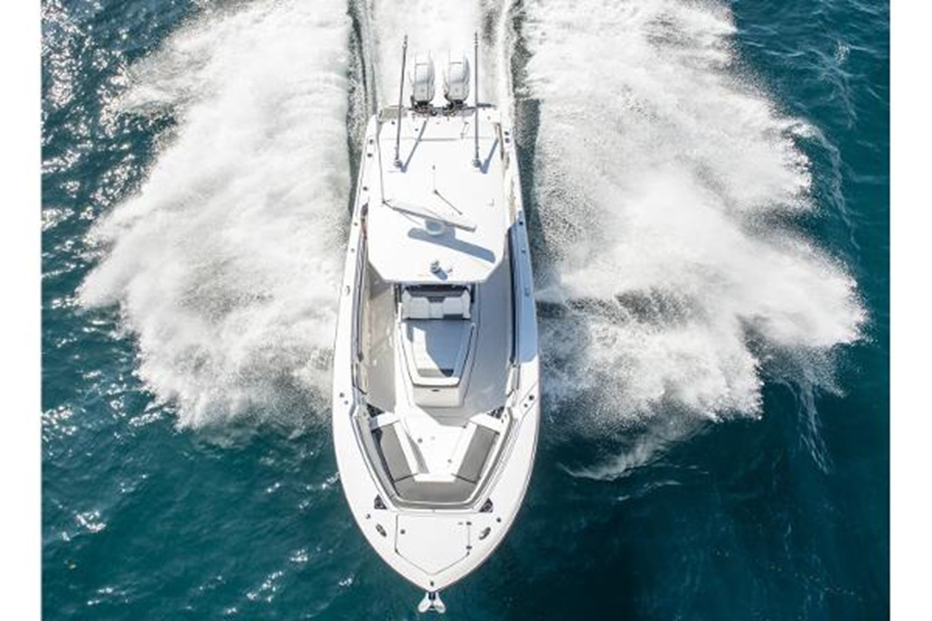 https://arconyachts.ams3.digitaloceanspaces.com/178816/conversions/large_3537616-optimize.jpg