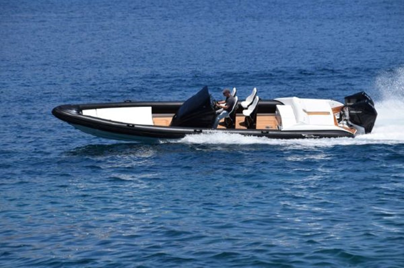 https://arconyachts.ams3.digitaloceanspaces.com/178877/conversions/large_3894929-optimize.jpg