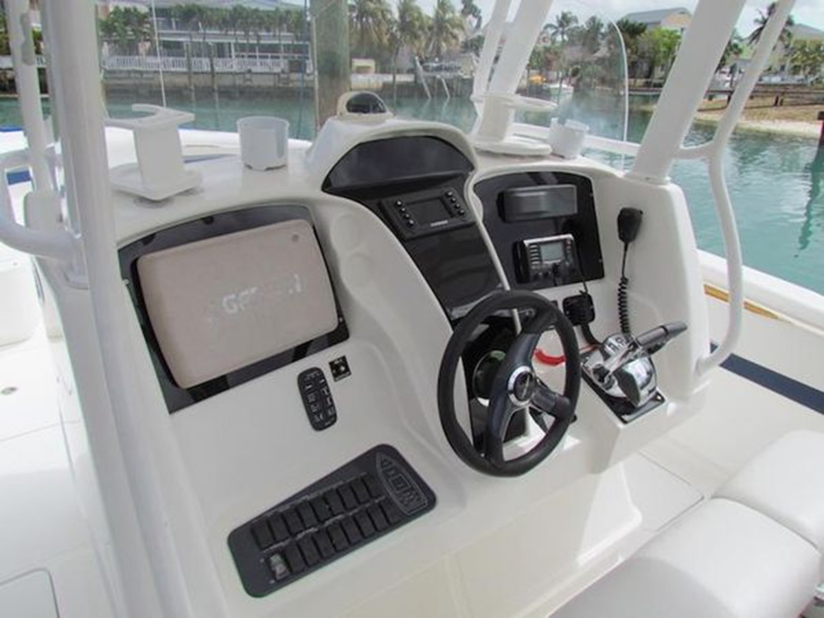 https://arconyachts.ams3.digitaloceanspaces.com/178996/conversions/large_3974521-optimize.jpg