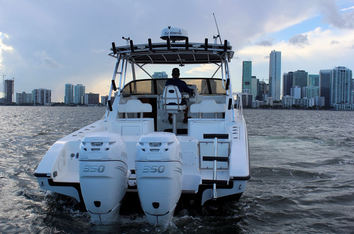 https://arconyachts.ams3.digitaloceanspaces.com/179029/conversions/large_3983814-optimize.jpg