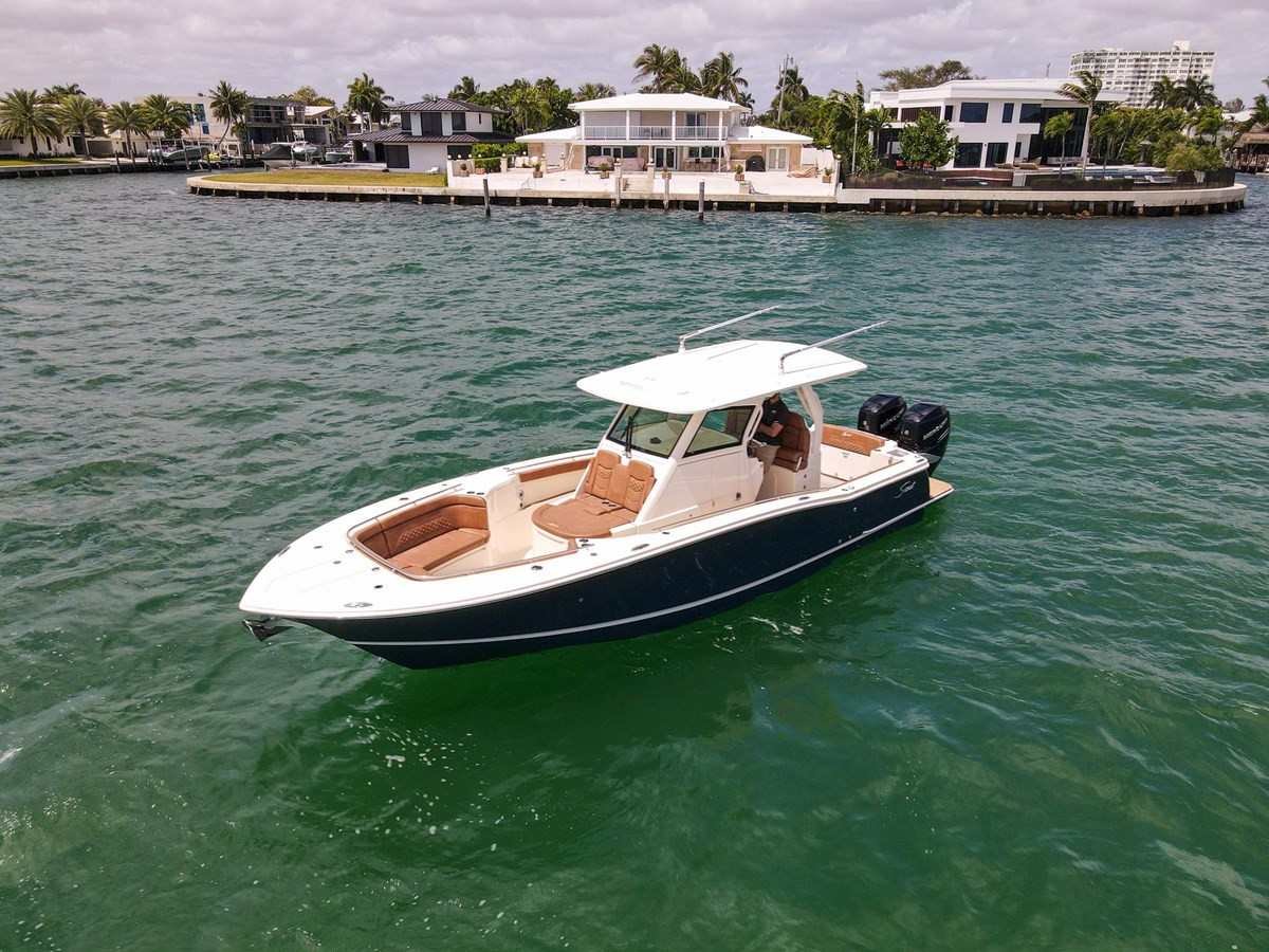 https://arconyachts.ams3.digitaloceanspaces.com/179117/conversions/large_4239429-optimize.jpg