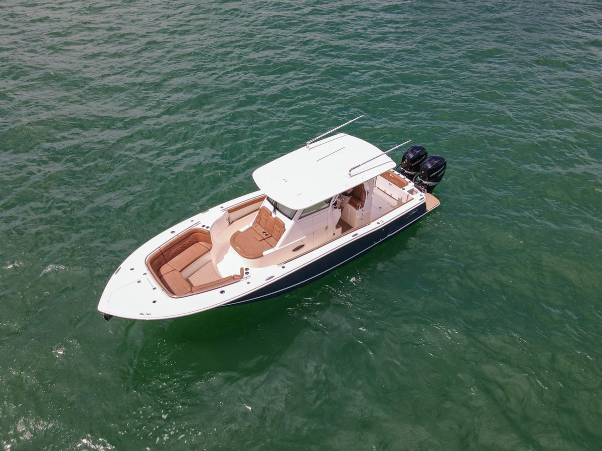 https://arconyachts.ams3.digitaloceanspaces.com/179120/conversions/large_4239430-optimize.jpg