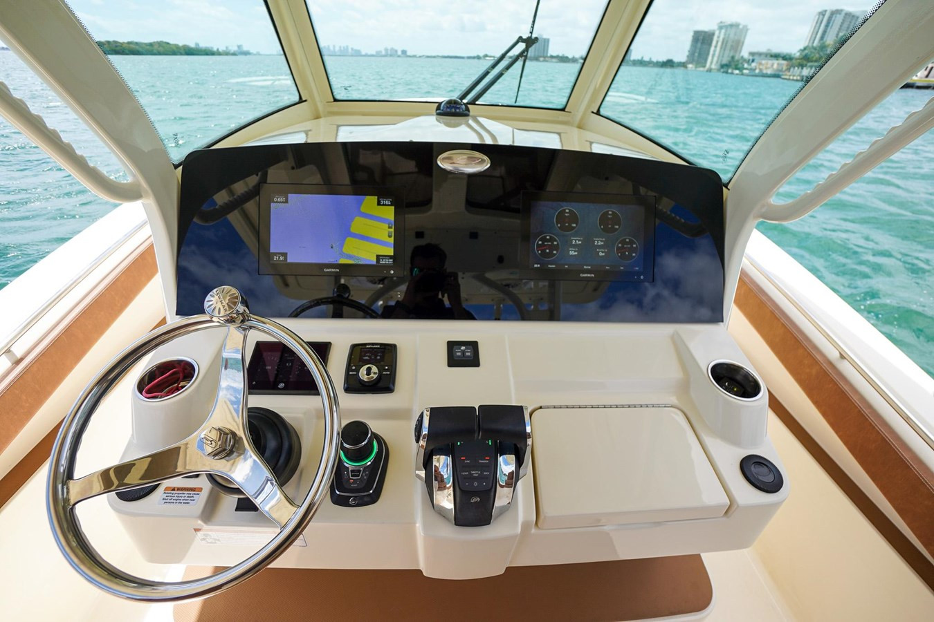 https://arconyachts.ams3.digitaloceanspaces.com/179152/conversions/large_4239441-optimize.jpg