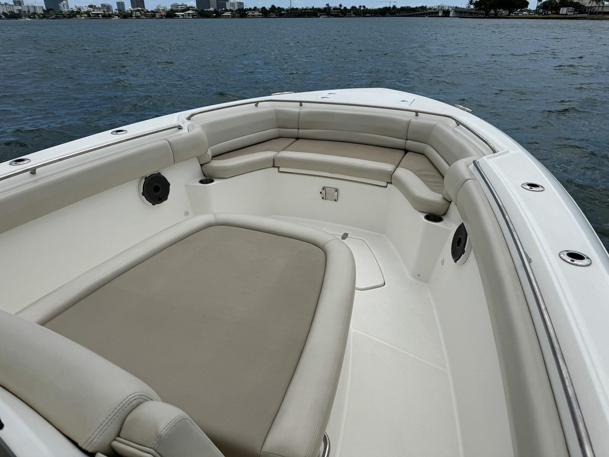 https://arconyachts.ams3.digitaloceanspaces.com/179174/conversions/large_4243290-optimize.jpg