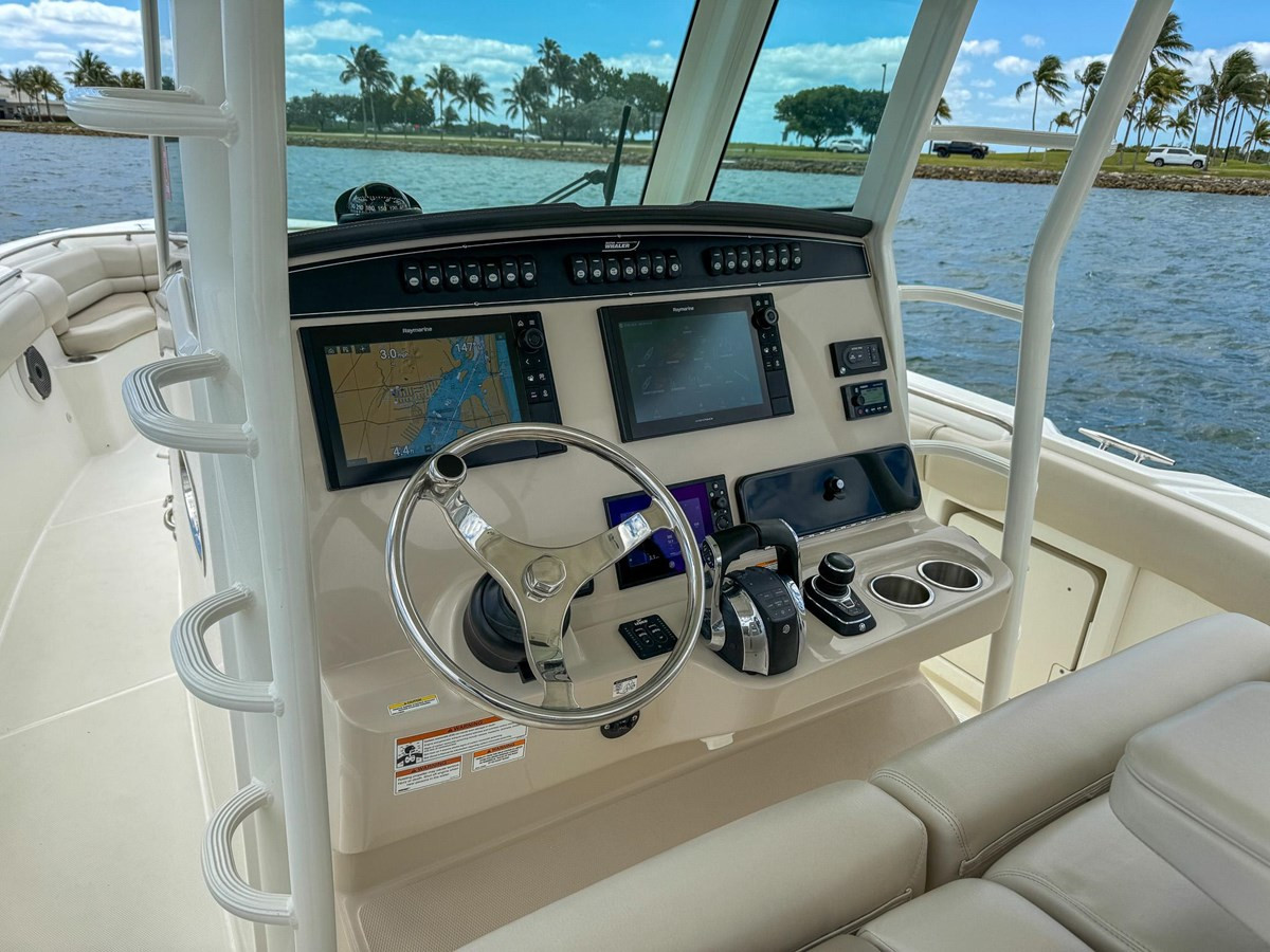 https://arconyachts.ams3.digitaloceanspaces.com/179195/conversions/large_4243297-optimize.jpg