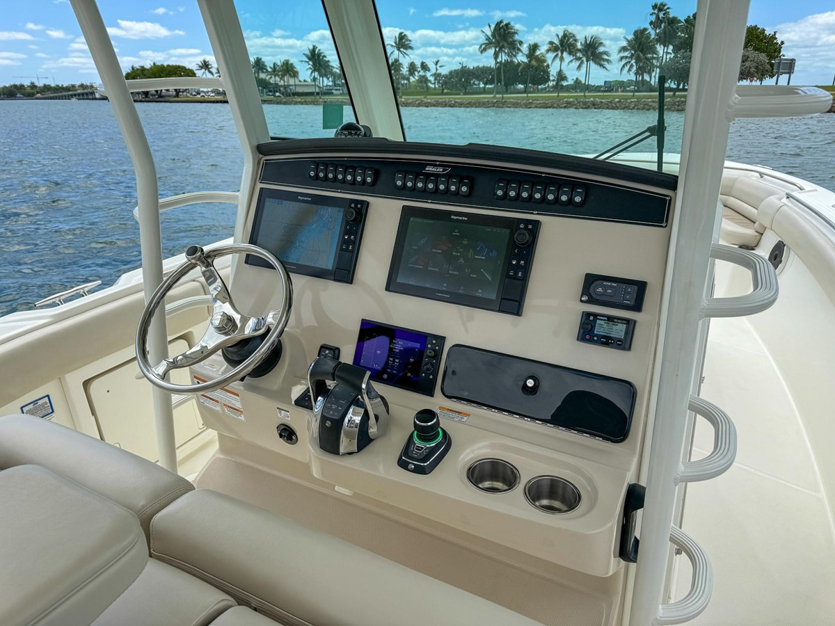 https://arconyachts.ams3.digitaloceanspaces.com/179222/conversions/large_4243306-optimize.jpg