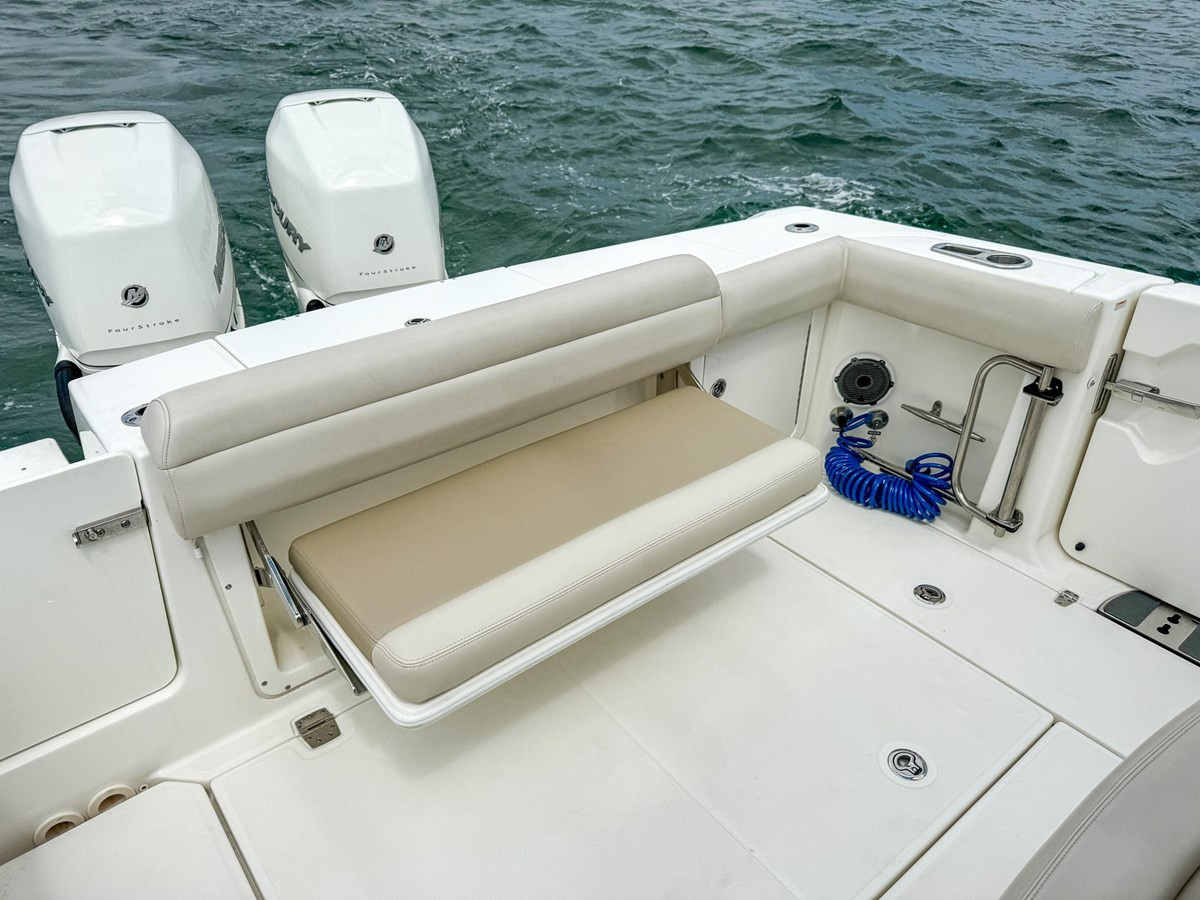 https://arconyachts.ams3.digitaloceanspaces.com/179231/conversions/large_4243309-optimize.jpg