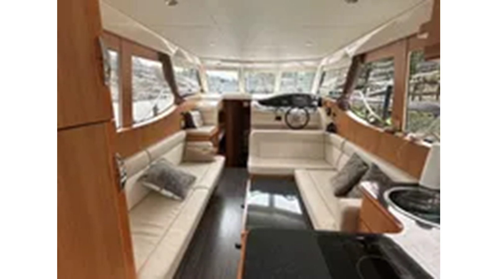 https://arconyachts.ams3.digitaloceanspaces.com/179291/conversions/large_4273225-optimize.jpg