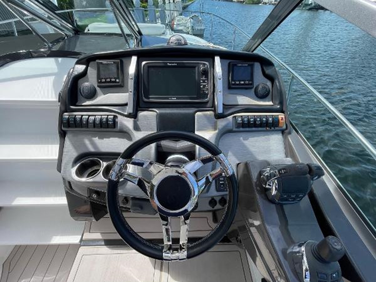 https://arconyachts.ams3.digitaloceanspaces.com/179492/conversions/large_4376843-optimize.jpg