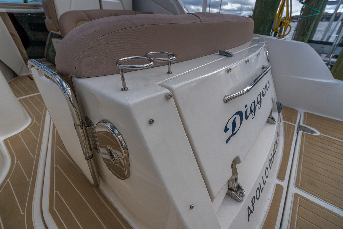 https://arconyachts.ams3.digitaloceanspaces.com/179710/conversions/large_4624246-optimize.jpg