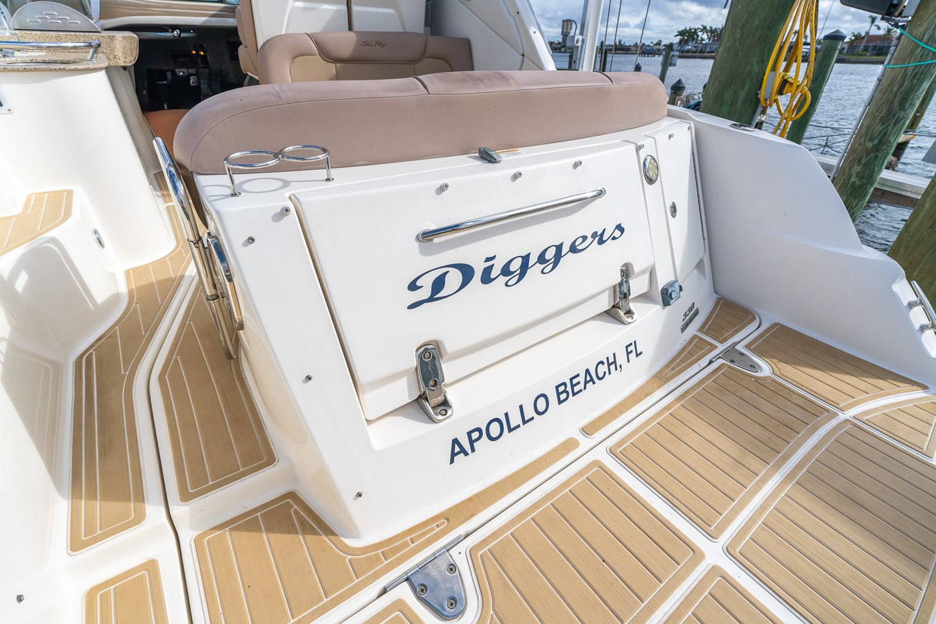 https://arconyachts.ams3.digitaloceanspaces.com/179719/conversions/large_4624249-optimize.jpg