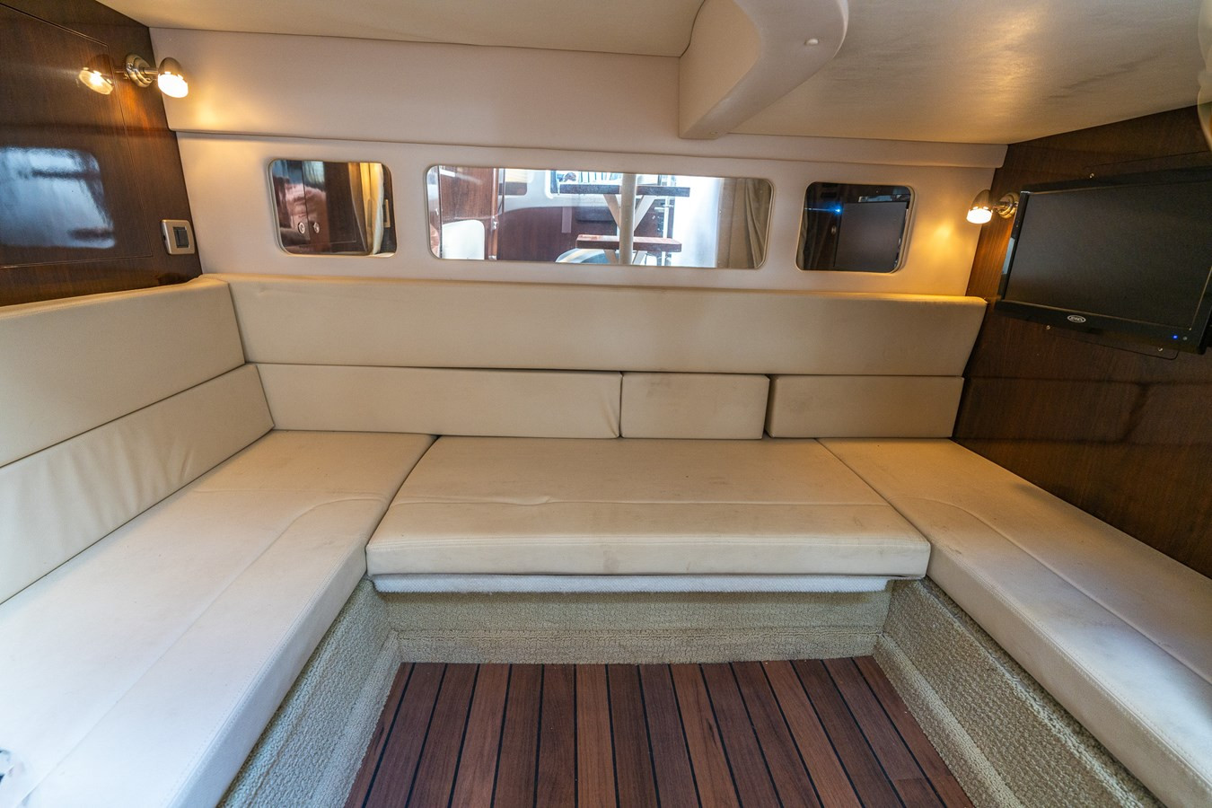 https://arconyachts.ams3.digitaloceanspaces.com/179734/conversions/large_4624254-optimize.jpg