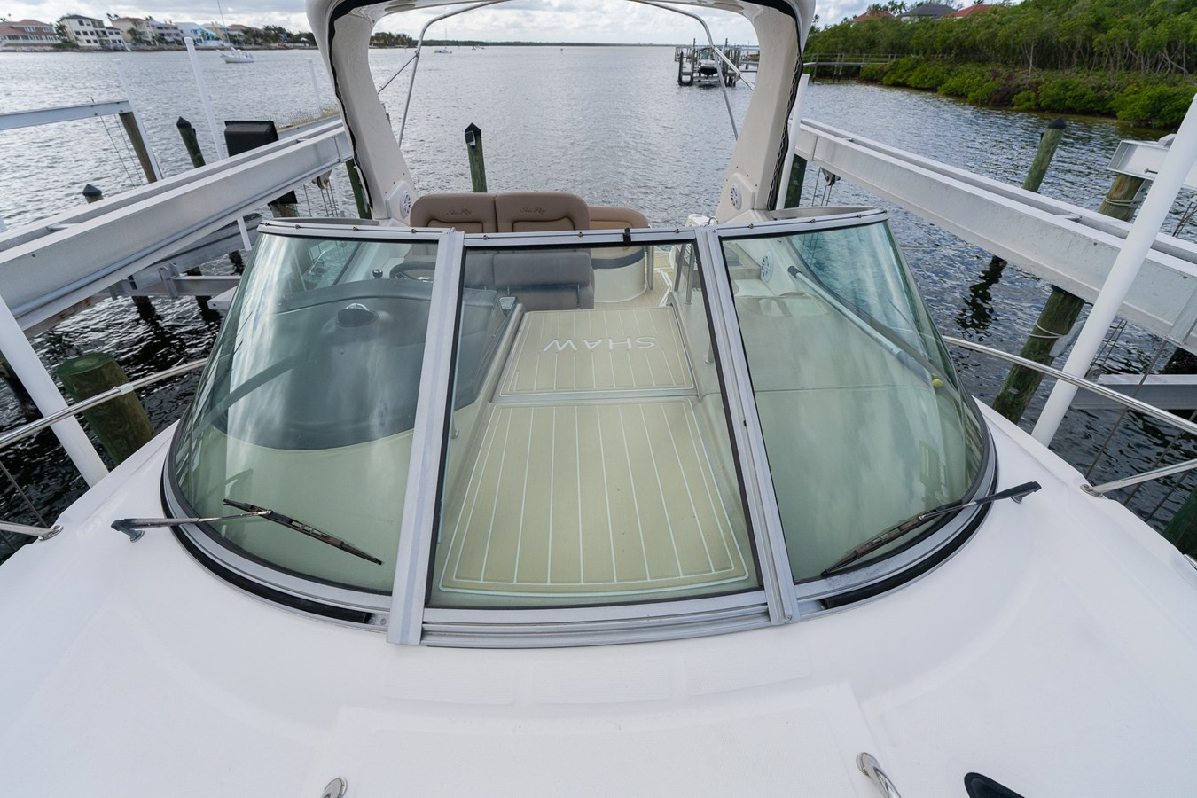 https://arconyachts.ams3.digitaloceanspaces.com/179746/conversions/large_4624258-optimize.jpg