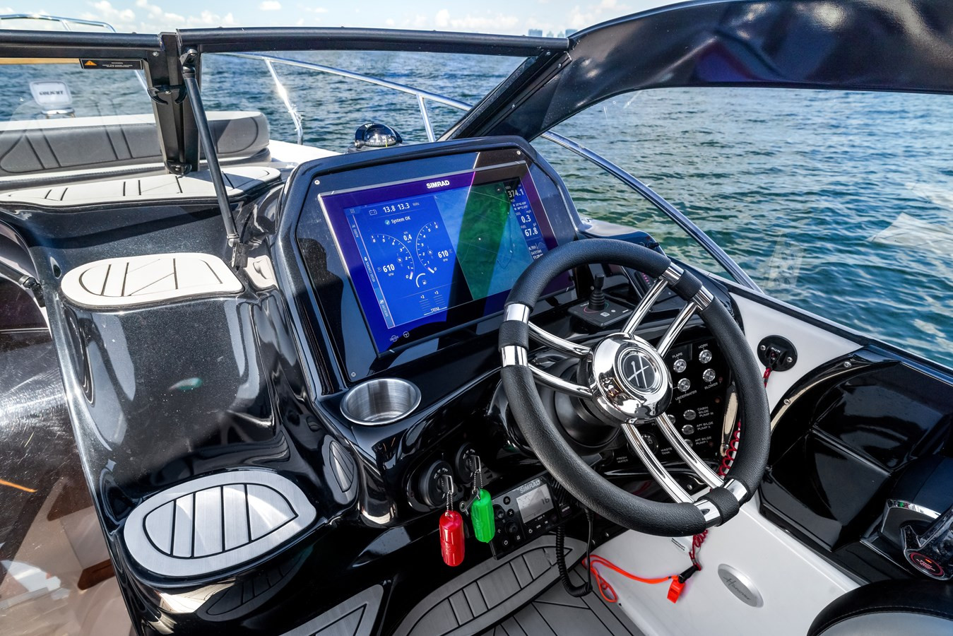 https://arconyachts.ams3.digitaloceanspaces.com/179796/conversions/large_4840434-optimize.jpg