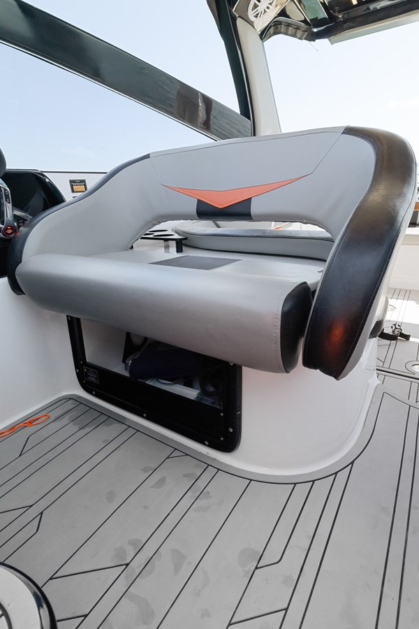 https://arconyachts.ams3.digitaloceanspaces.com/179832/conversions/large_4840446-optimize.jpg
