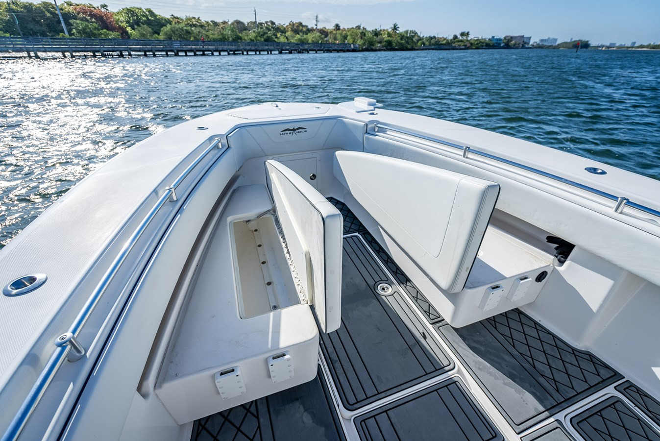 https://arconyachts.ams3.digitaloceanspaces.com/179942/conversions/large_4130607-optimize.jpg