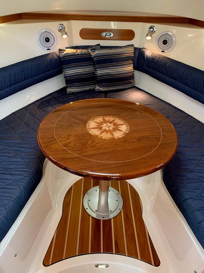 https://arconyachts.ams3.digitaloceanspaces.com/180001/conversions/large_3180357-optimize.jpg