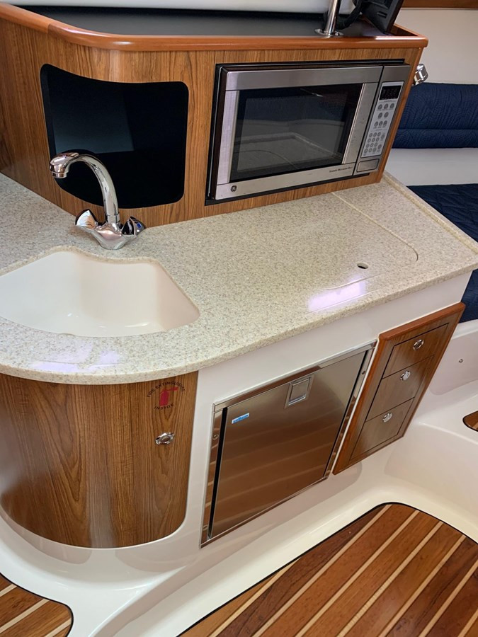 https://arconyachts.ams3.digitaloceanspaces.com/180004/conversions/large_3180352-optimize.jpg