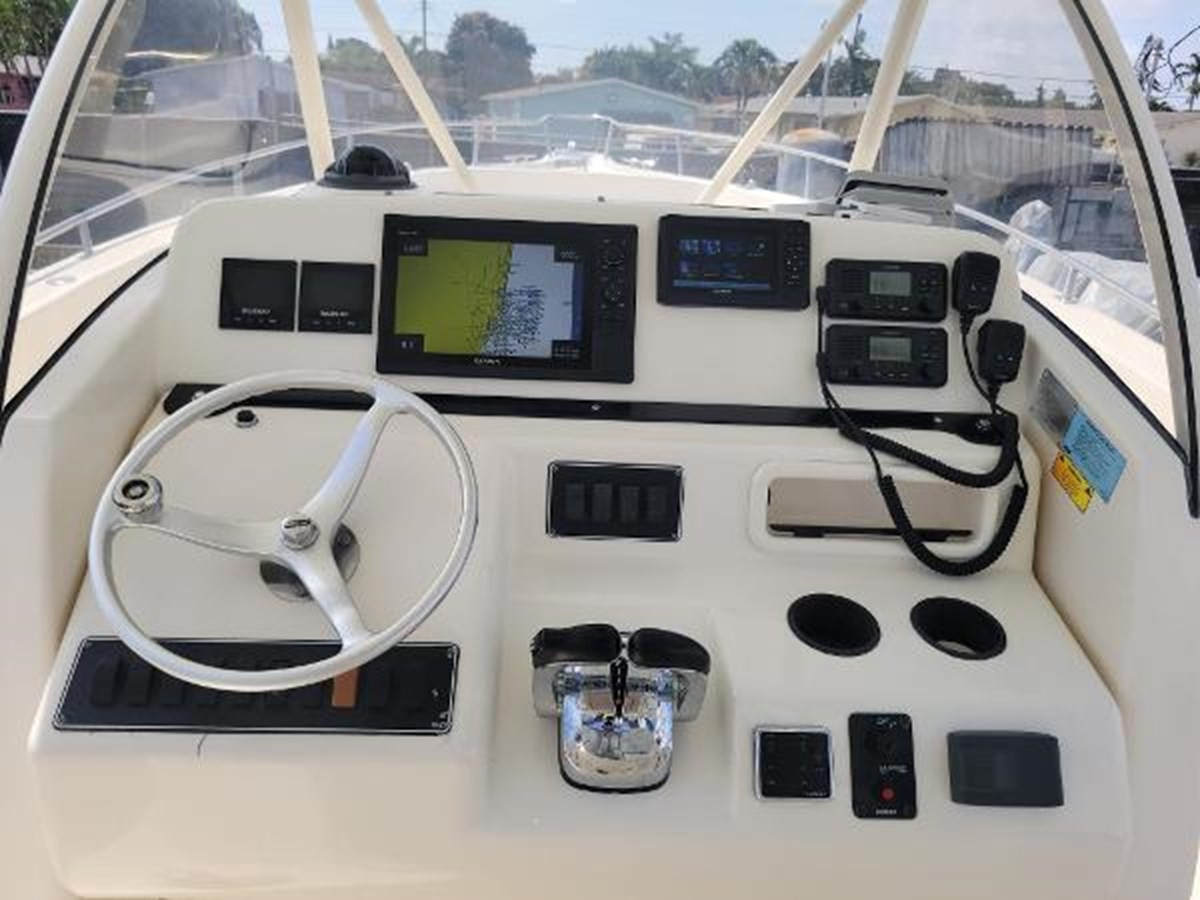 https://arconyachts.ams3.digitaloceanspaces.com/180024/conversions/large_4376869-optimize.jpg