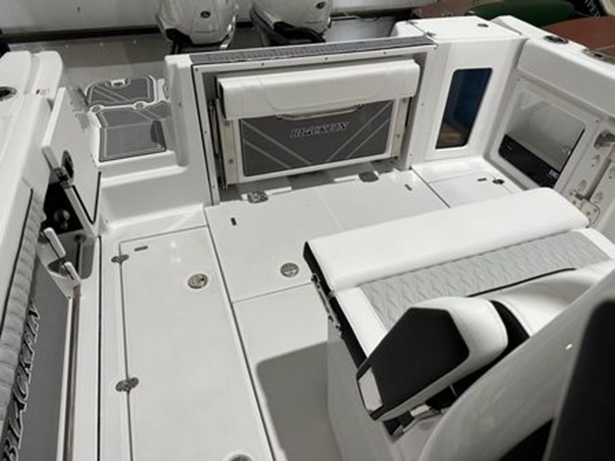 https://arconyachts.ams3.digitaloceanspaces.com/180069/conversions/large_4599018-optimize.jpg