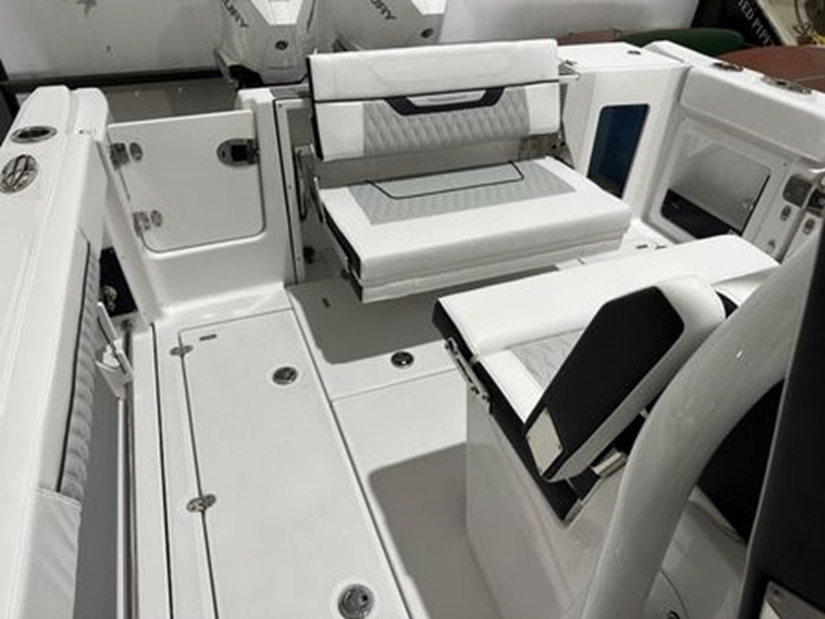 https://arconyachts.ams3.digitaloceanspaces.com/180071/conversions/large_4599019-optimize.jpg