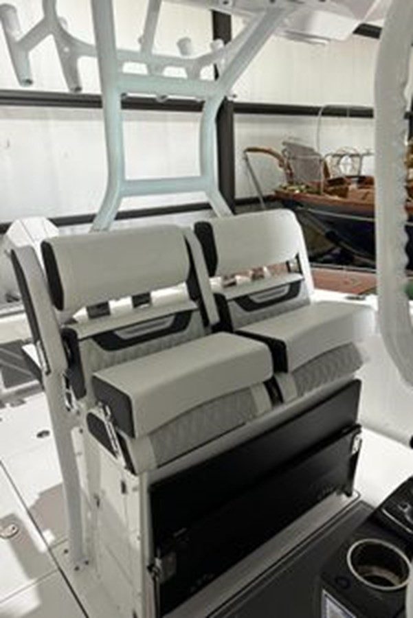 https://arconyachts.ams3.digitaloceanspaces.com/180113/conversions/large_4599034-optimize.jpg