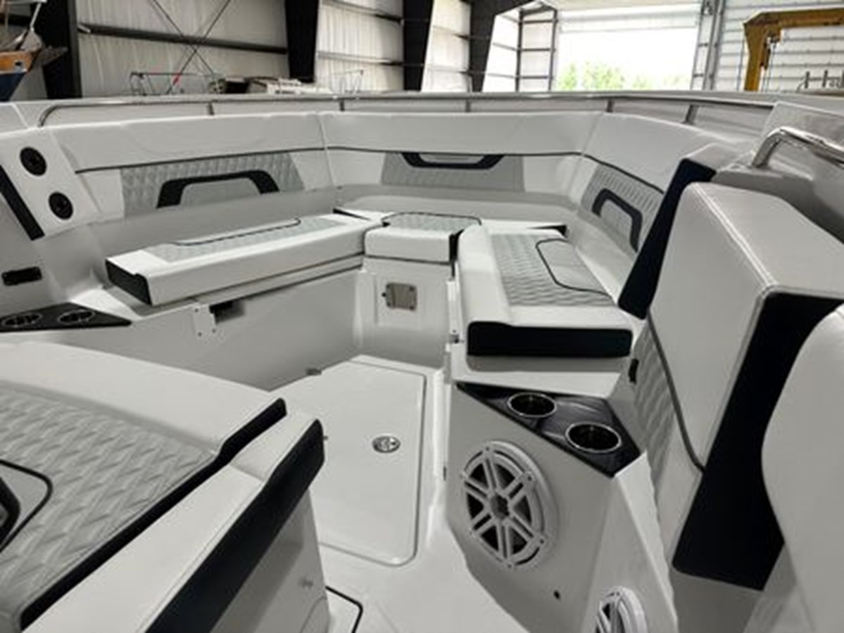 https://arconyachts.ams3.digitaloceanspaces.com/180127/conversions/large_4599039-optimize.jpg