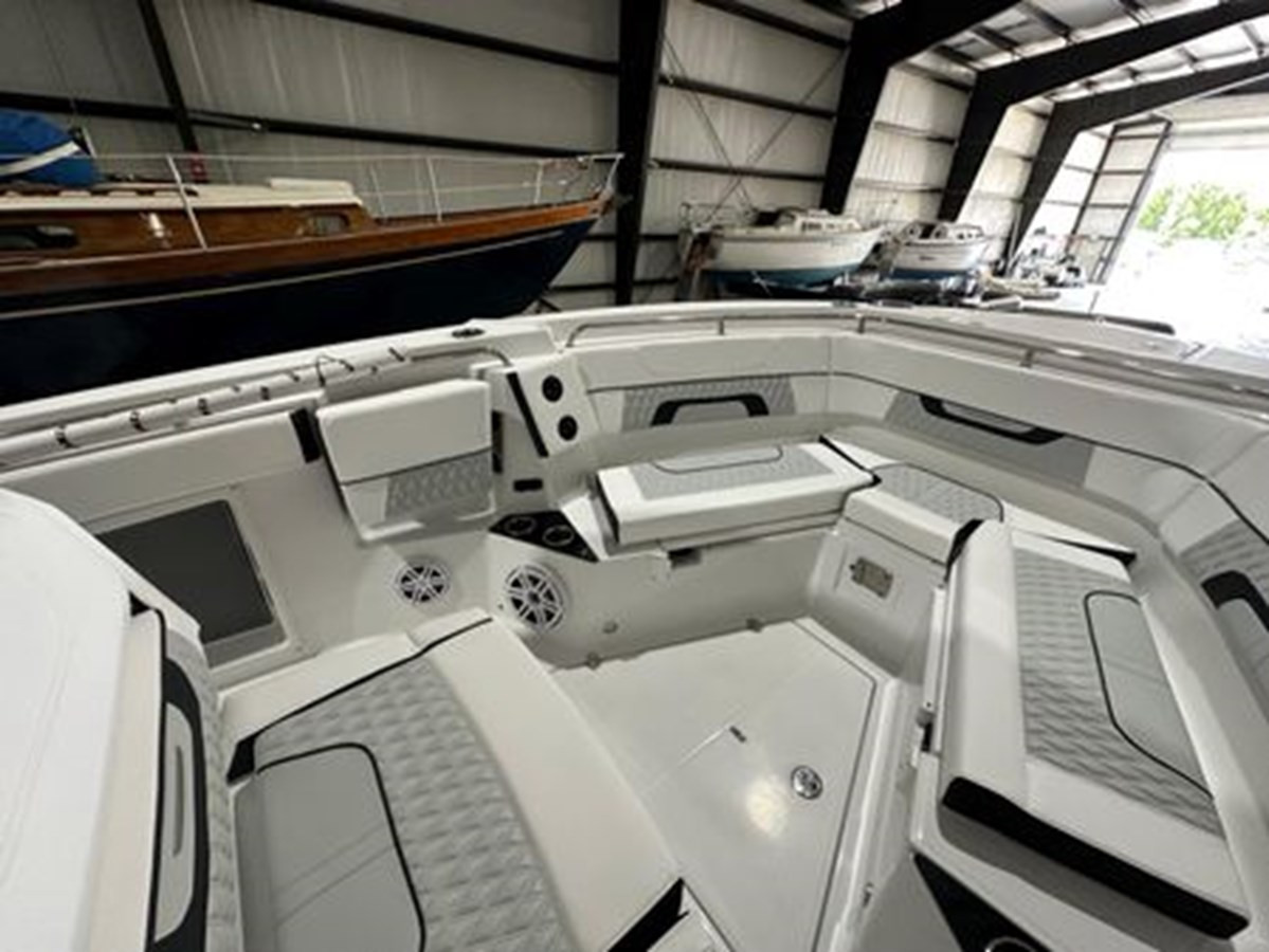 https://arconyachts.ams3.digitaloceanspaces.com/180141/conversions/large_4599044-optimize.jpg