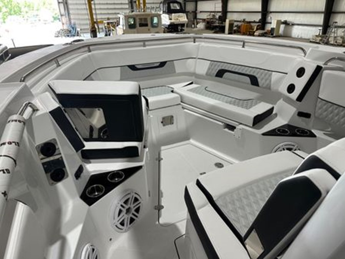 https://arconyachts.ams3.digitaloceanspaces.com/180150/conversions/large_4599047-optimize.jpg