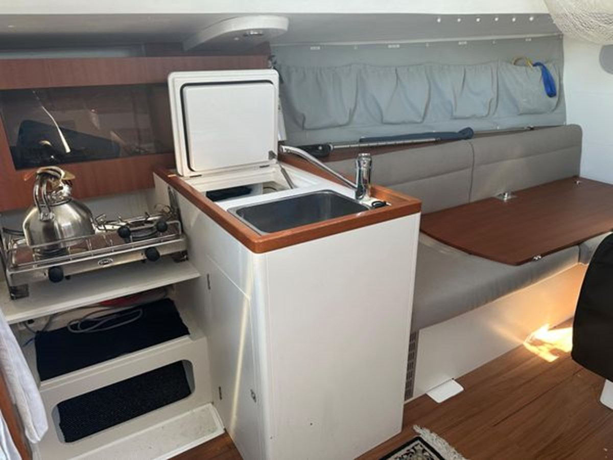 https://arconyachts.ams3.digitaloceanspaces.com/180215/conversions/large_4197367-optimize.jpg