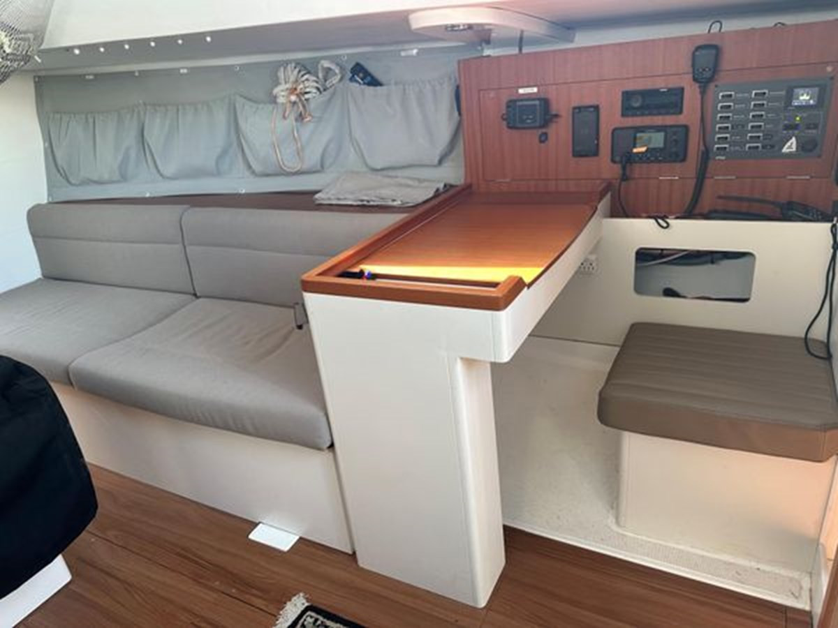 https://arconyachts.ams3.digitaloceanspaces.com/180218/conversions/large_4197368-optimize.jpg
