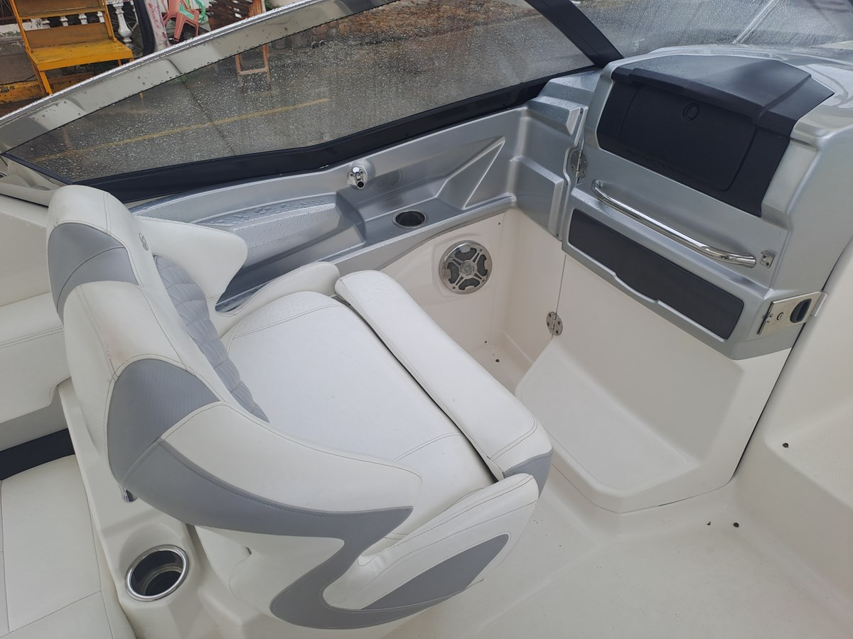https://arconyachts.ams3.digitaloceanspaces.com/180225/conversions/large_4363119-optimize.jpg