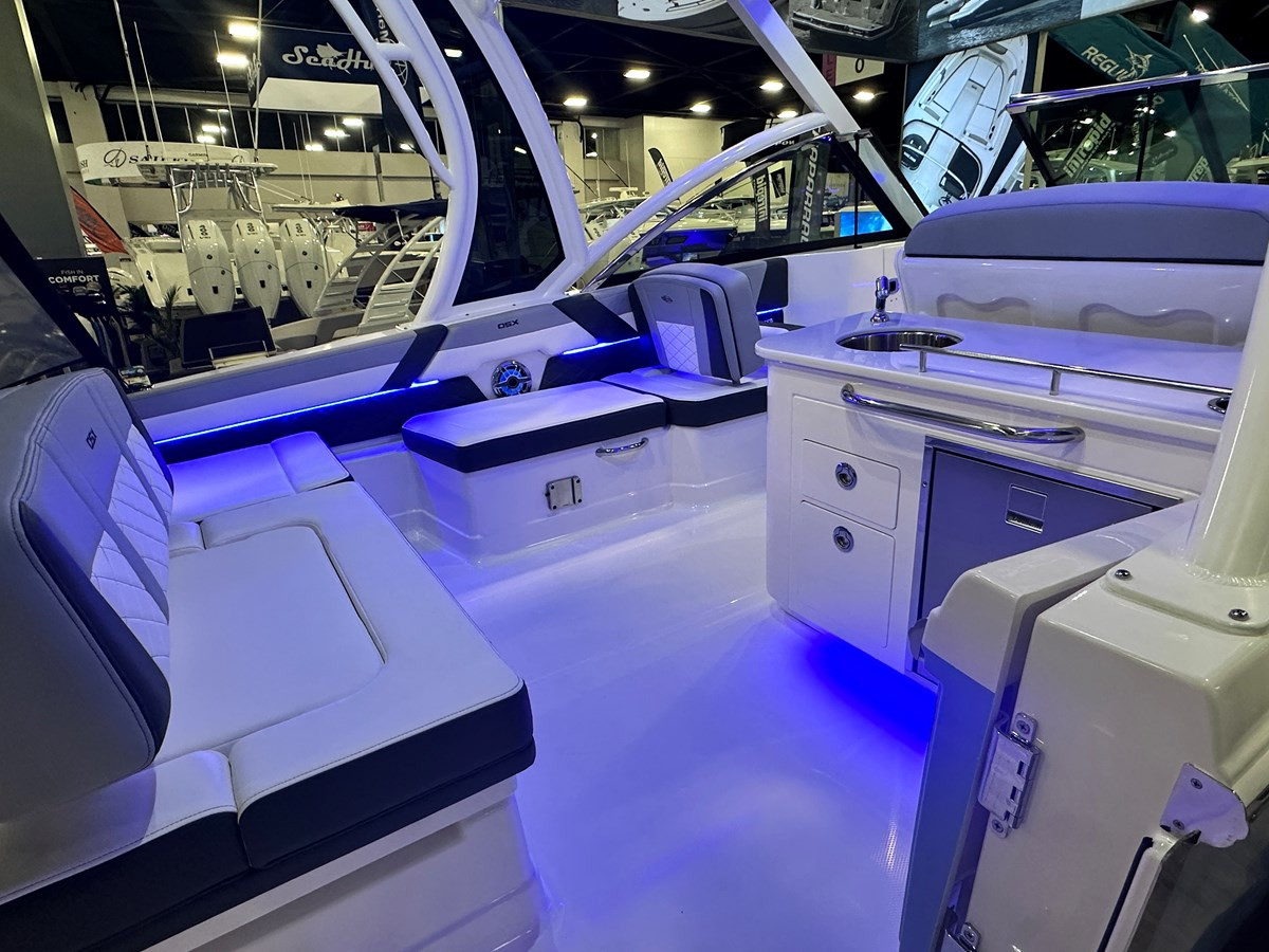 https://arconyachts.ams3.digitaloceanspaces.com/180239/conversions/large_4639733-optimize.jpg
