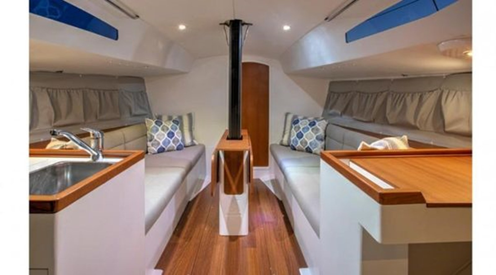 https://arconyachts.ams3.digitaloceanspaces.com/180244/conversions/large_4197377-optimize.jpg