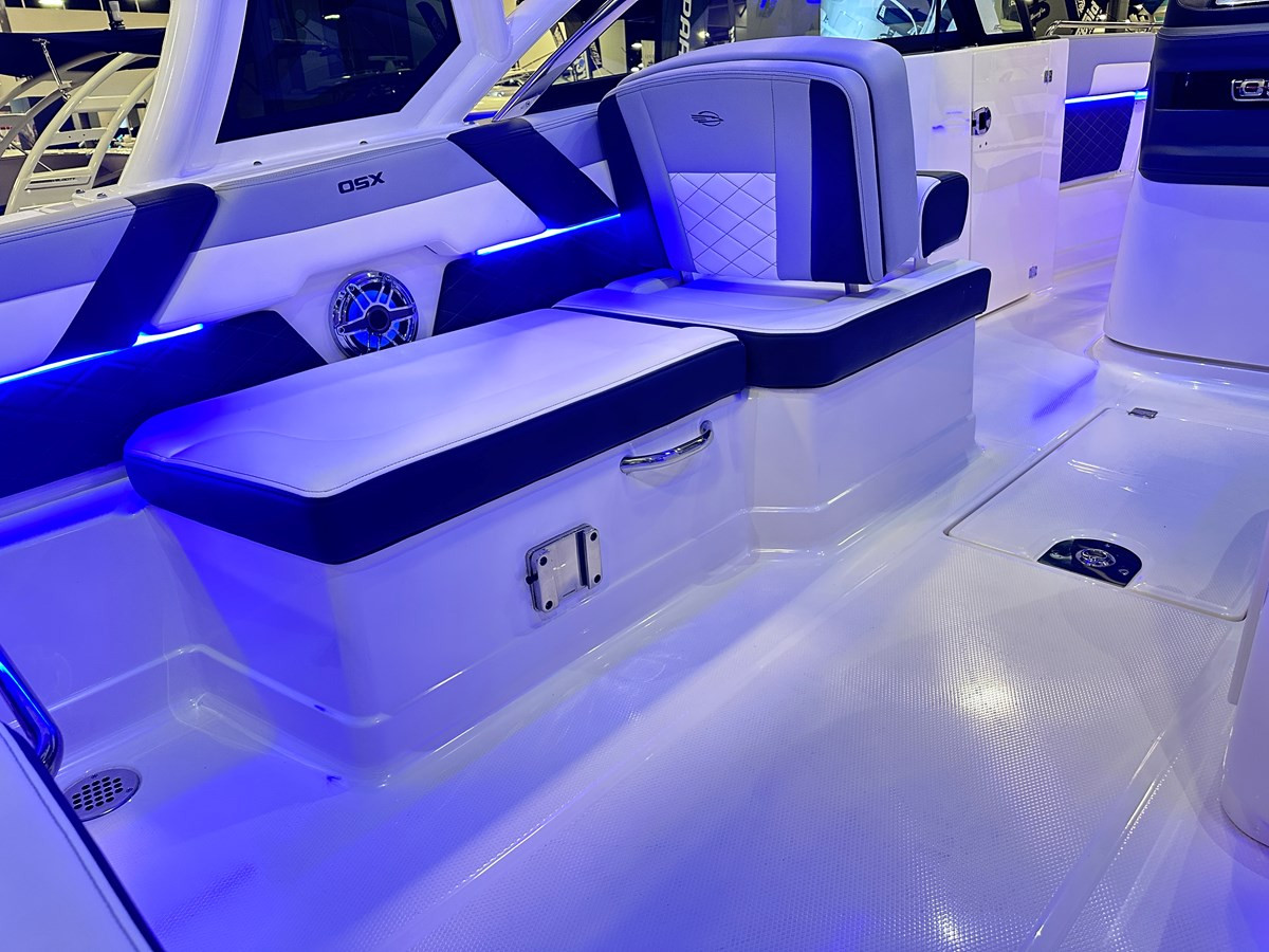 https://arconyachts.ams3.digitaloceanspaces.com/180245/conversions/large_4639738-optimize.jpg