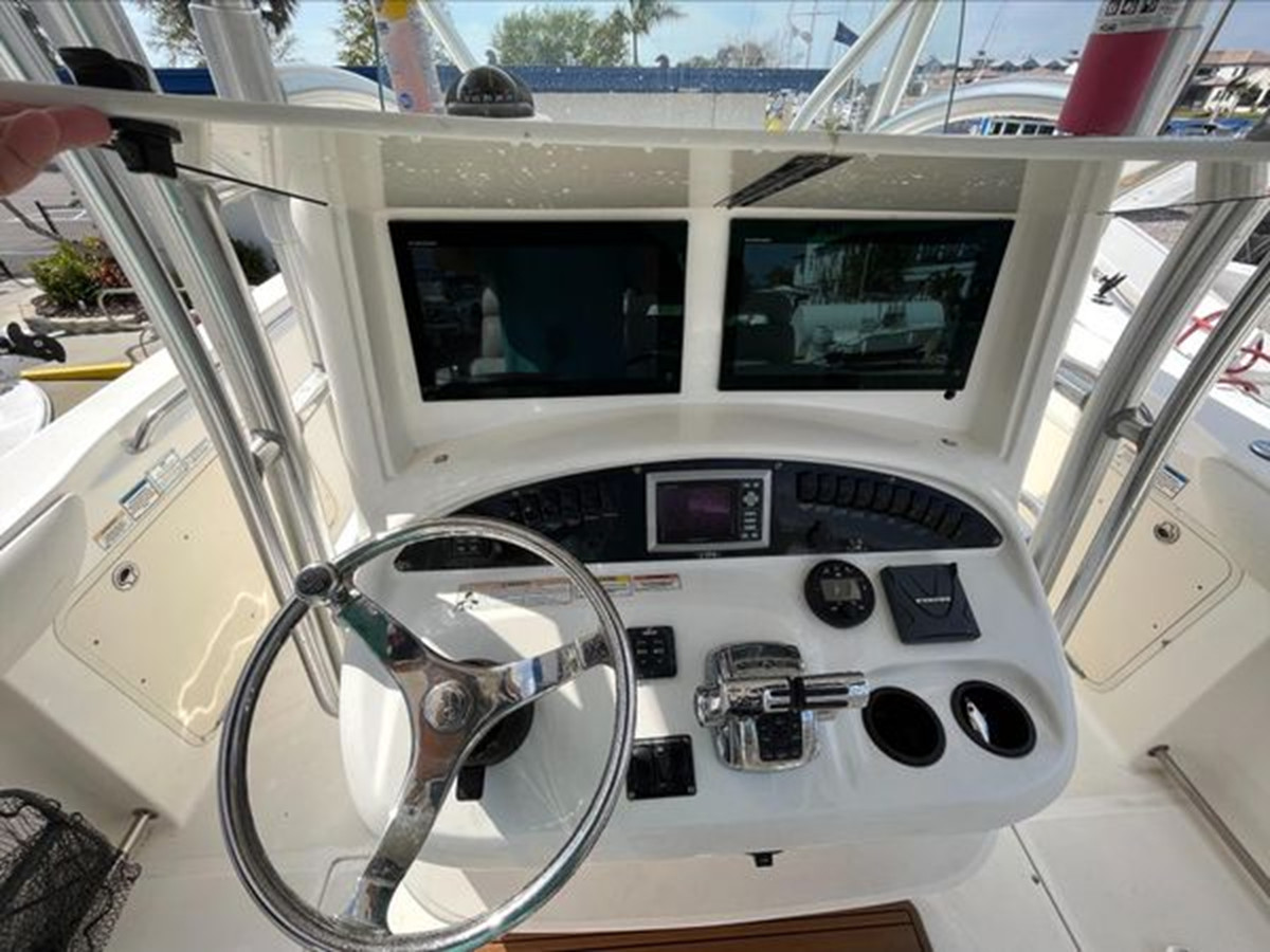 https://arconyachts.ams3.digitaloceanspaces.com/180308/conversions/large_3974999-optimize.jpg
