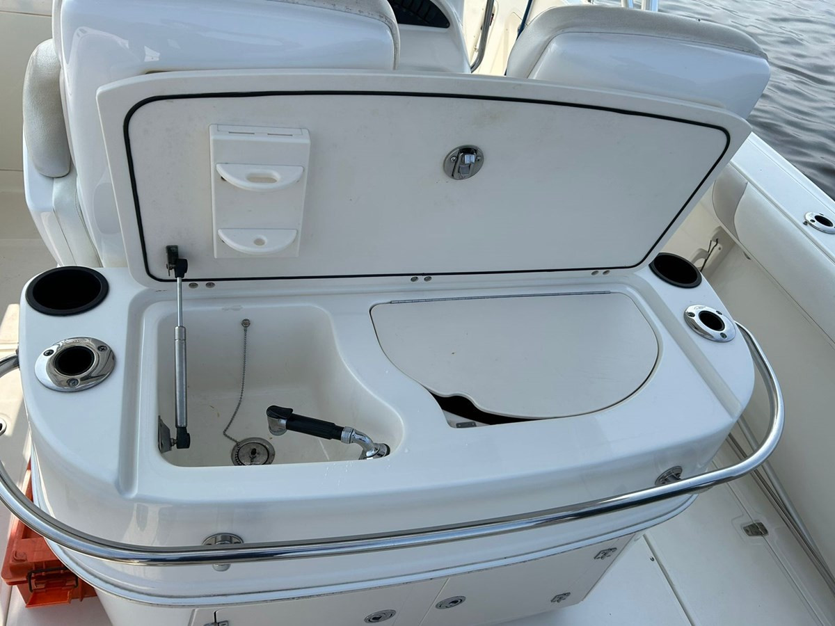 https://arconyachts.ams3.digitaloceanspaces.com/180340/conversions/large_4234770-optimize.jpg