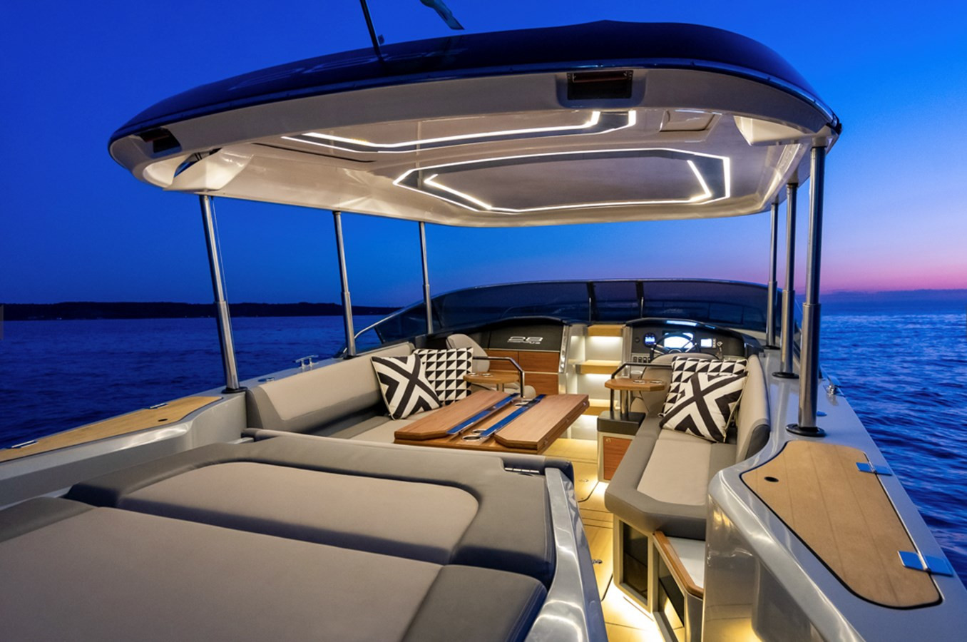 https://arconyachts.ams3.digitaloceanspaces.com/180400/conversions/large_3514551-optimize.jpg