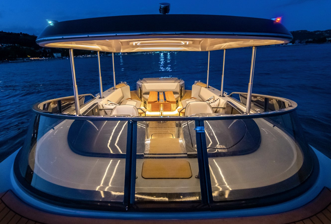 https://arconyachts.ams3.digitaloceanspaces.com/180414/conversions/large_3514556-optimize.jpg