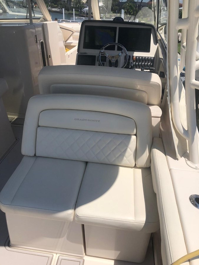 https://arconyachts.ams3.digitaloceanspaces.com/180479/conversions/large_3773778-optimize.jpg