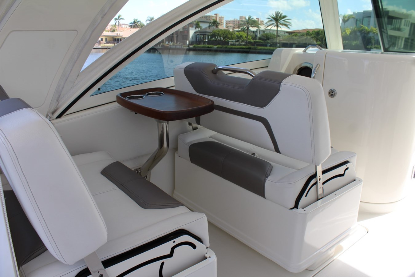 https://arconyachts.ams3.digitaloceanspaces.com/180486/conversions/large_3355285-optimize.jpg