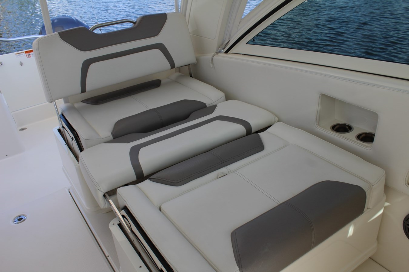 https://arconyachts.ams3.digitaloceanspaces.com/180489/conversions/large_3355286-optimize.jpg