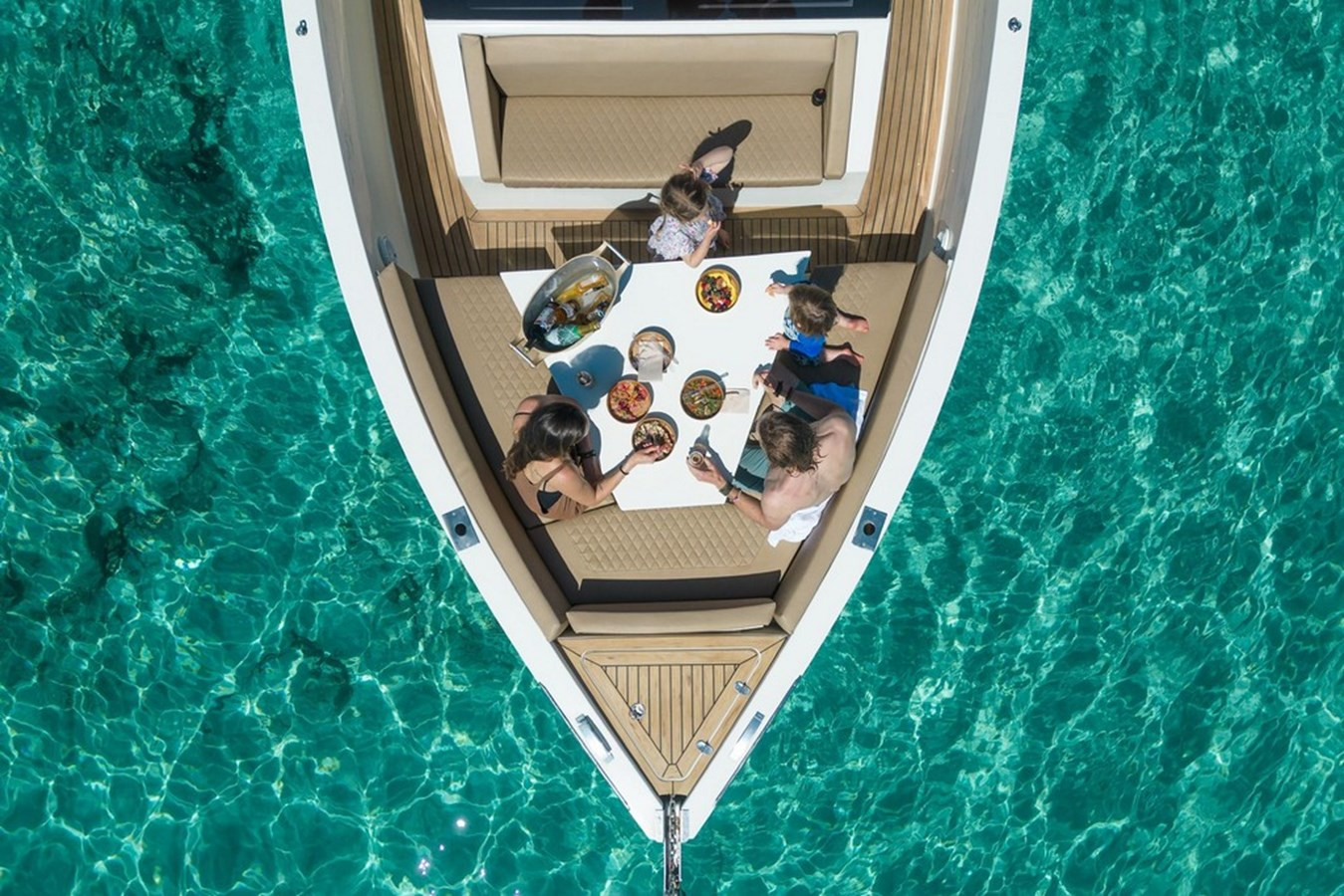 https://arconyachts.ams3.digitaloceanspaces.com/180546/conversions/large_4621611-optimize.jpg