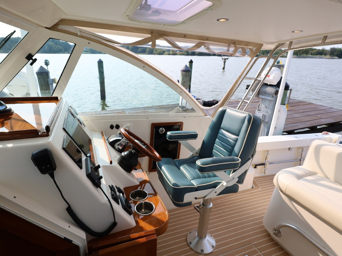 https://arconyachts.ams3.digitaloceanspaces.com/180628/conversions/large_4803717-optimize.jpg