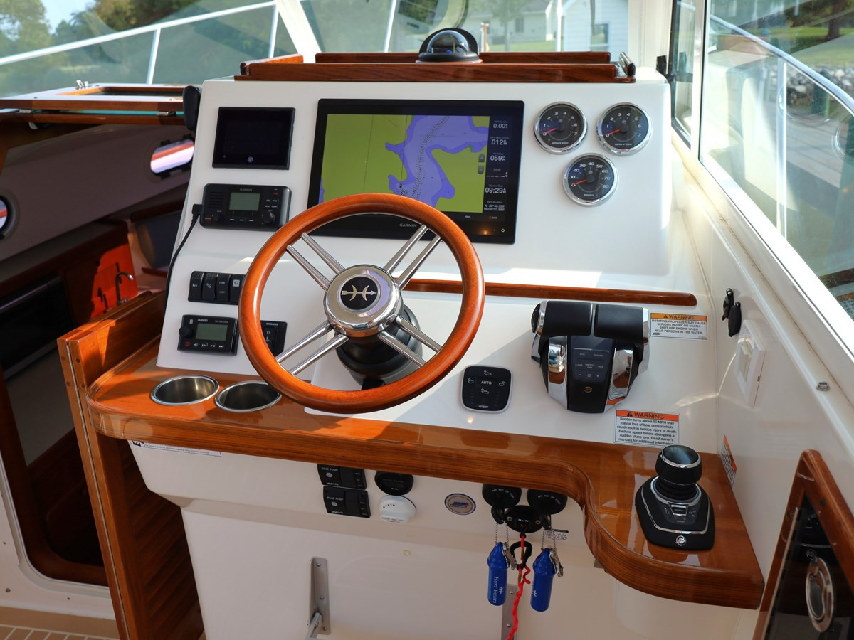 https://arconyachts.ams3.digitaloceanspaces.com/180631/conversions/large_4803716-optimize.jpg