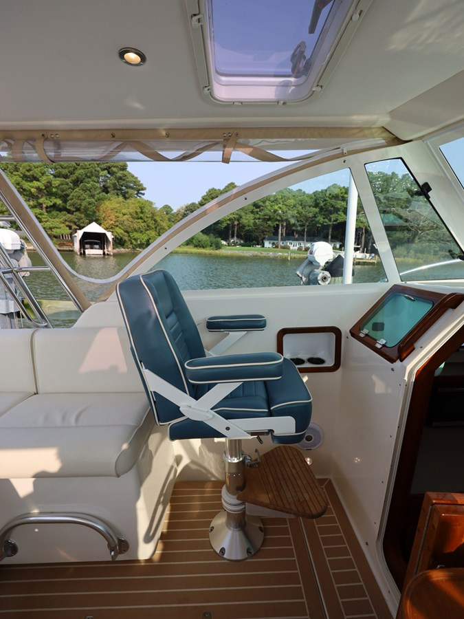 https://arconyachts.ams3.digitaloceanspaces.com/180643/conversions/large_4803707-optimize.jpg