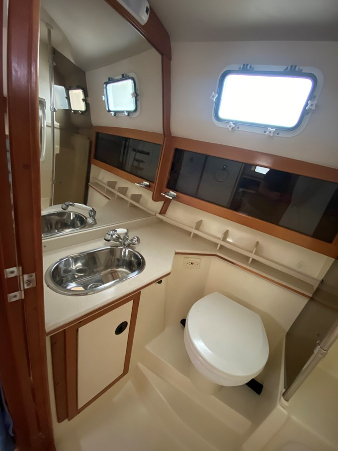 https://arconyachts.ams3.digitaloceanspaces.com/180761/conversions/large_3806981-optimize.jpg