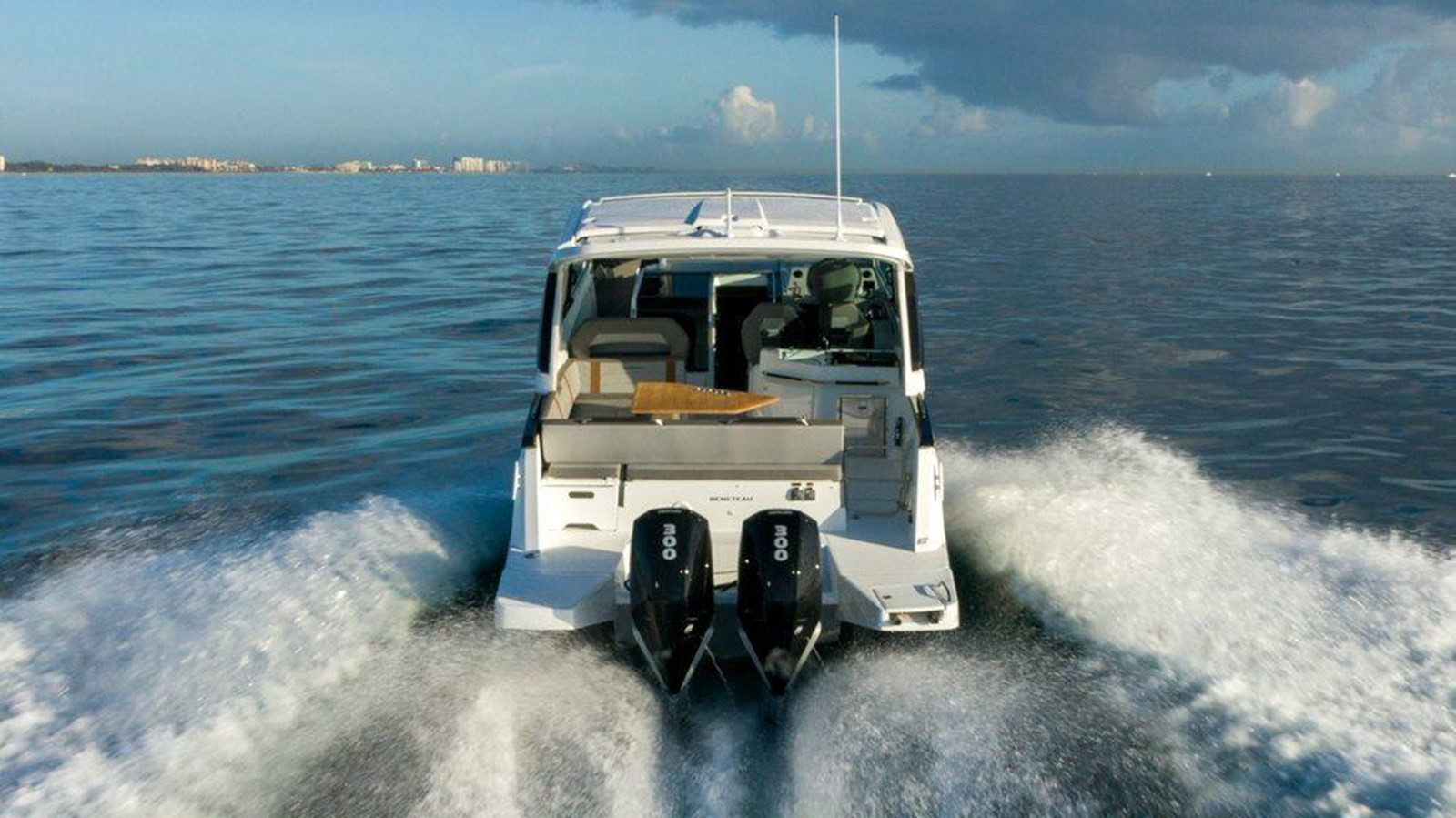 https://arconyachts.ams3.digitaloceanspaces.com/180793/conversions/large_3861664-optimize.jpg
