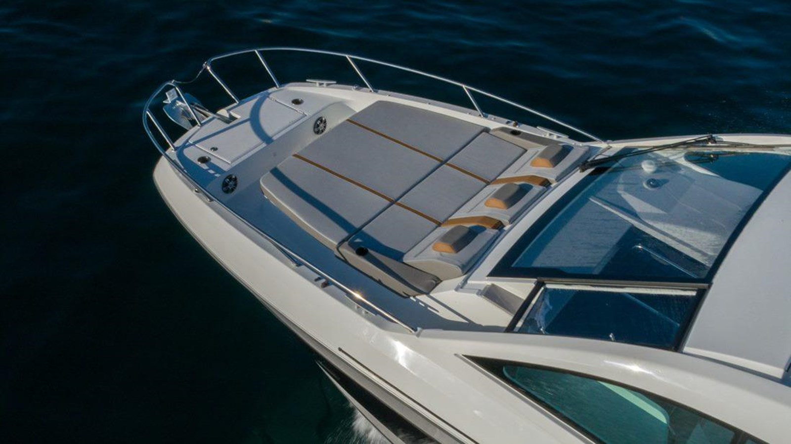 https://arconyachts.ams3.digitaloceanspaces.com/180801/conversions/large_3861667-optimize.jpg