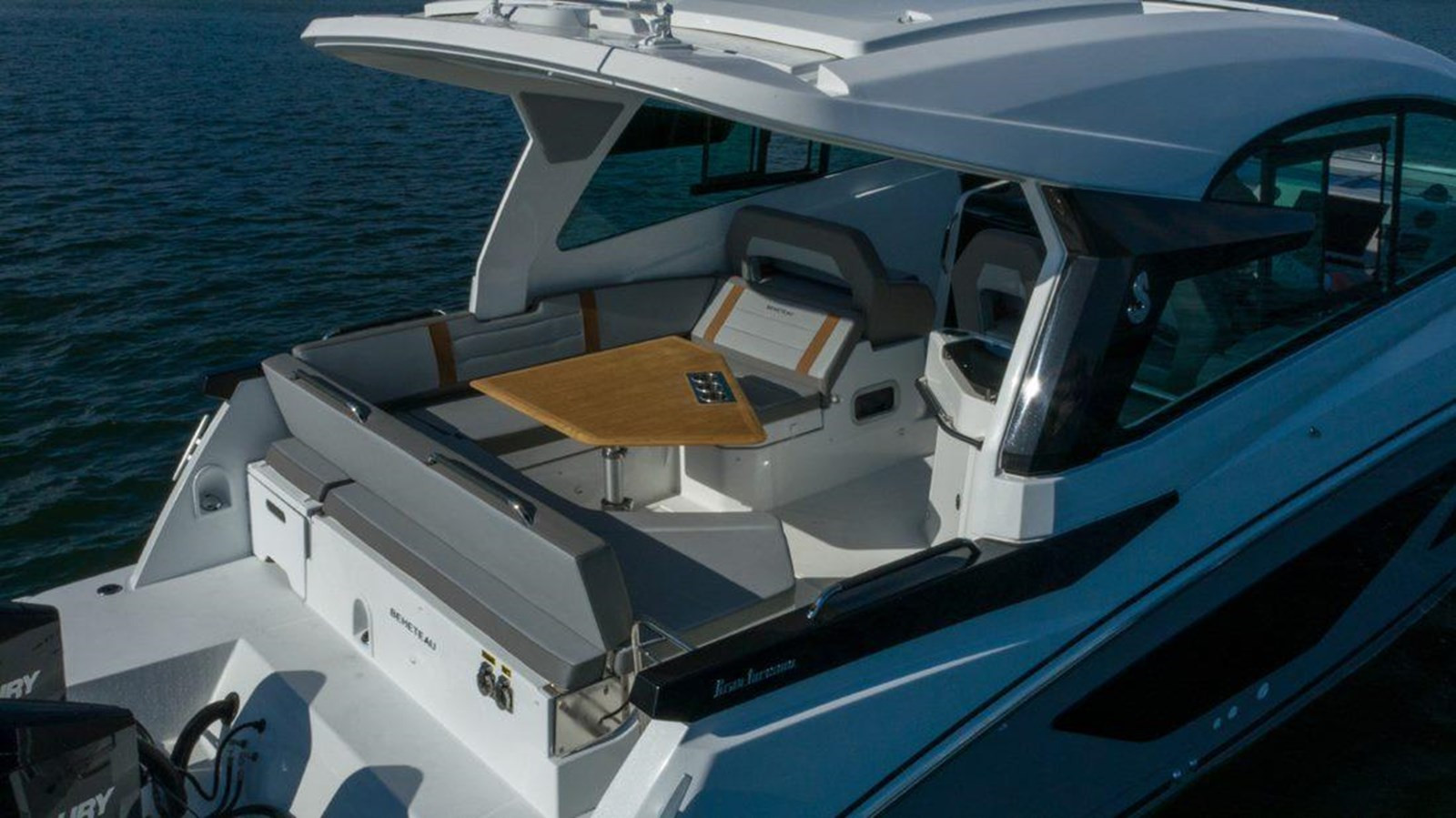 https://arconyachts.ams3.digitaloceanspaces.com/180819/conversions/large_3861673-optimize.jpg